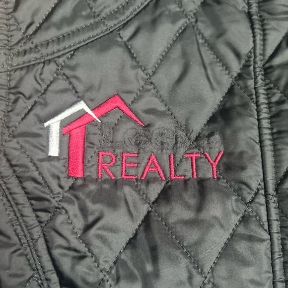 Barbour Summer Liddesdale Gilet Vest Quilted With Custom Real Estate Embroidery - Picture 5 of 13